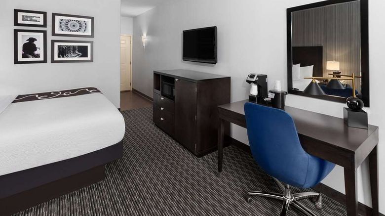 <b>La Quinta Inn & Suites Austin-Cedar Park Room</b>. Images powered by <a href="https://iceportal.shijigroup.com/" title="IcePortal" target="_blank">IcePortal</a>.