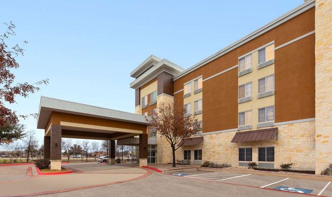 La Quinta Inn & Suites Austin-Cedar Park Exterior