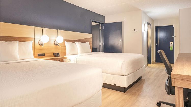 La Quinta Inn & Suites Danbury Suite
