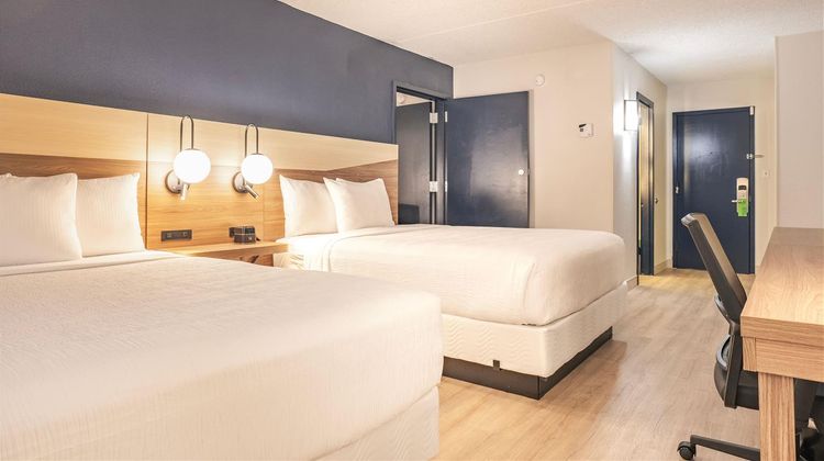La Quinta Inn & Suites Danbury Room