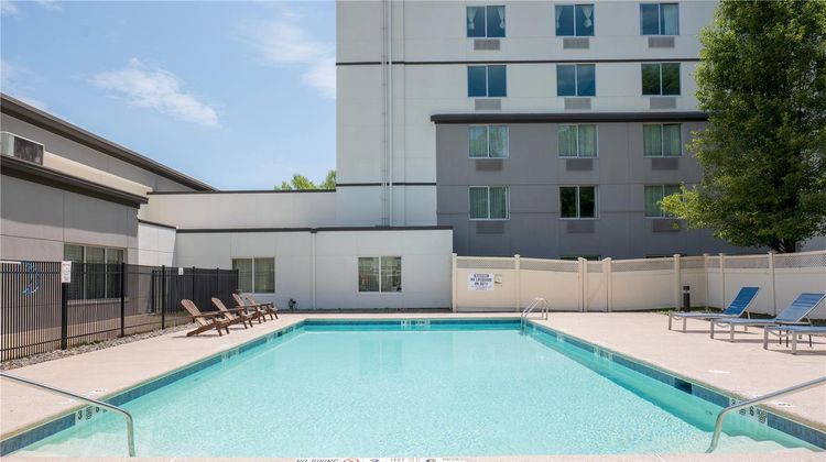 La Quinta Inn & Suites Danbury Pool