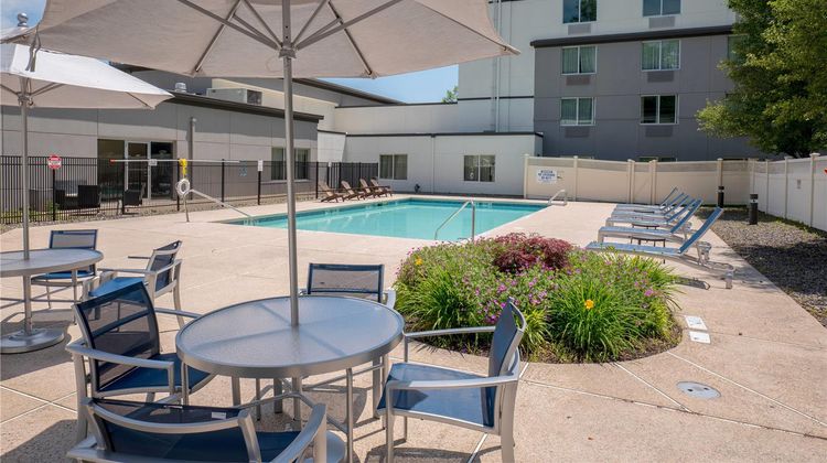 La Quinta Inn & Suites Danbury Pool