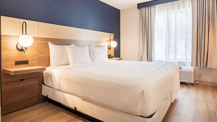 La Quinta Inn & Suites Danbury Suite