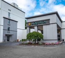 La Quinta Inn & Suites Danbury Exterior
