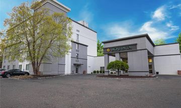 La Quinta Inn & Suites Danbury