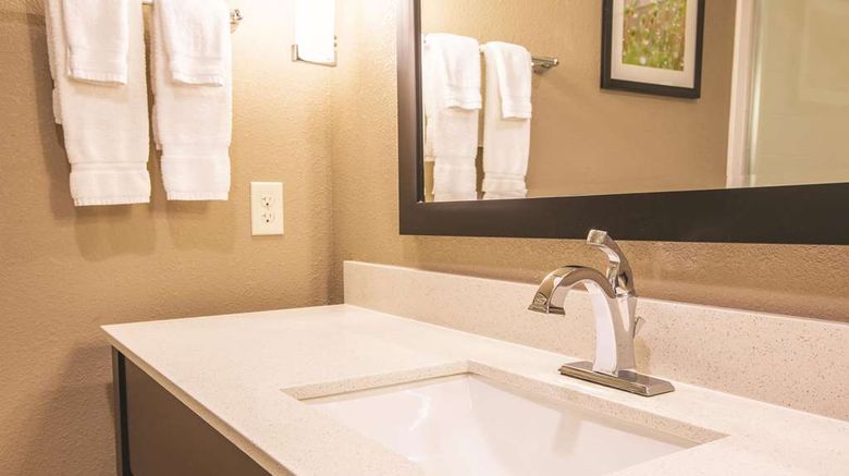 <b>La Quinta Inn & Suites Hattiesburg - I-59 Room</b>. Images powered by <a href="https://iceportal.shijigroup.com/" title="IcePortal" target="_blank">IcePortal</a>.