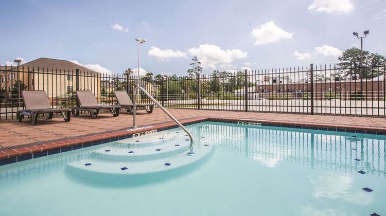 La Quinta Inn & Suites Hattiesburg - I-59 Pool