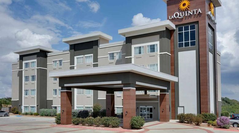 <b>La Quinta Inn & Suites Big Spring Exterior</b>. Images powered by <a href="https://iceportal.shijigroup.com/" title="IcePortal" target="_blank">IcePortal</a>.