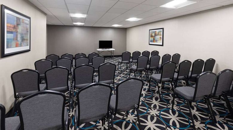 <b>La Quinta Inn & Suites Snellville Meeting</b>. Images powered by <a href="https://iceportal.shijigroup.com/" title="IcePortal" target="_blank">IcePortal</a>.