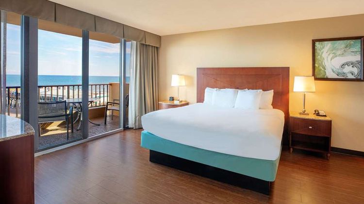 La Quinta Inn & Suites Oceanfront Suite