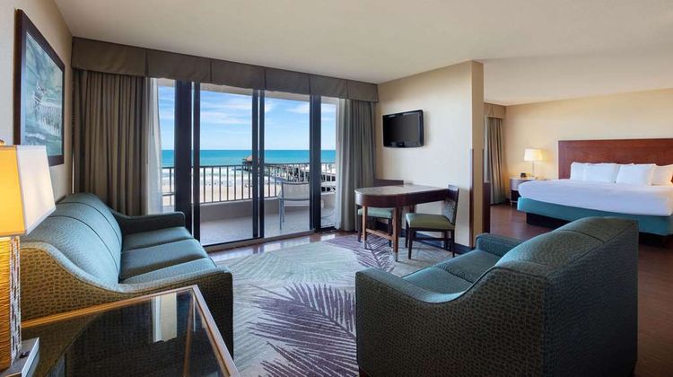 La Quinta Inn & Suites Oceanfront Suite