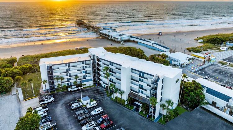 La Quinta Inn & Suites Oceanfront Exterior