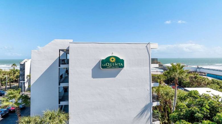 <b>La Quinta Inn & Suites Oceanfront Exterior</b>. Images powered by <a href="https://iceportal.shijigroup.com/" title="IcePortal" target="_blank">IcePortal</a>.