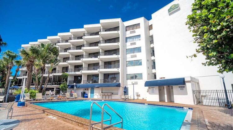 La Quinta Inn & Suites Oceanfront Pool