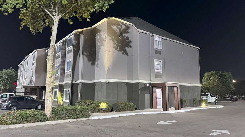 <b>La Quinta Inn & Suites Tulare Exterior</b>. Images powered by <a href="https://iceportal.shijigroup.com/" title="IcePortal" target="_blank">IcePortal</a>.