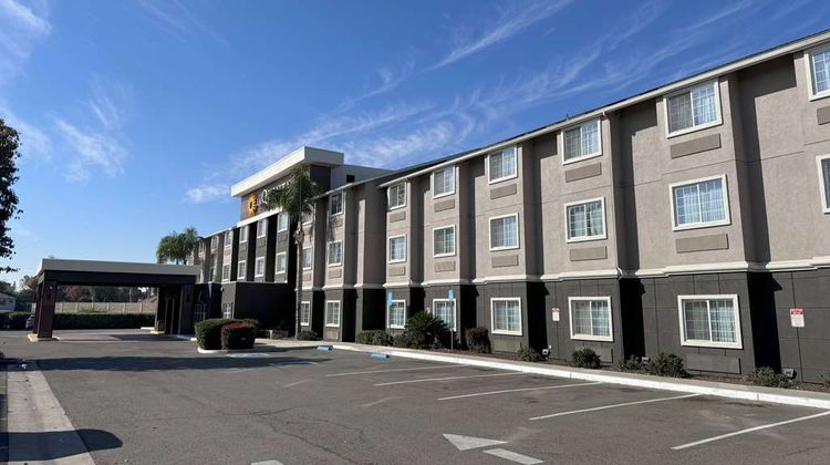 La Quinta Inn & Suites Tulare Exterior