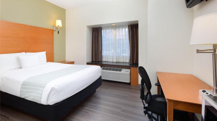 La Quinta Inn & Suites Tulare Room