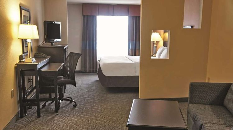 La Quinta Inn & Suites Edmond Room
