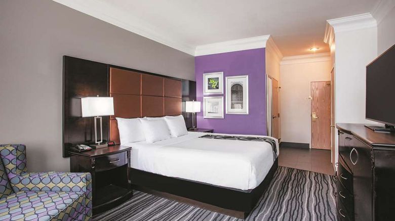 <b>La Quinta Inn & Suites Dublin-Pleasanton Room</b>. Images powered by <a href="https://iceportal.shijigroup.com/" title="IcePortal" target="_blank">IcePortal</a>.