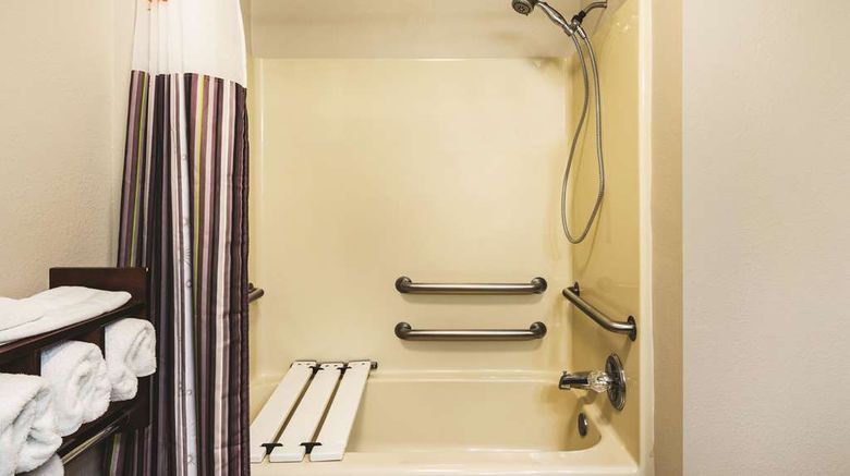 <b>La Quinta Inn & Suites Louisville Room</b>. Images powered by <a href="https://iceportal.shijigroup.com/" title="IcePortal" target="_blank">IcePortal</a>.