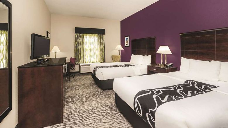 <b>La Quinta Inn & Suites Louisville Room</b>. Images powered by <a href="https://iceportal.shijigroup.com/" title="IcePortal" target="_blank">IcePortal</a>.