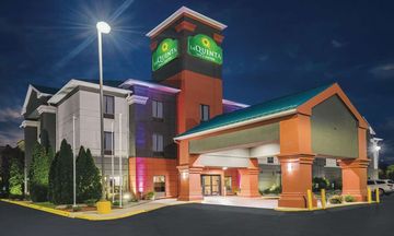 La Quinta Inn & Suites Louisville