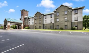 La Quinta Inn & Suites Louisville