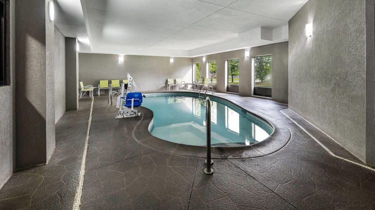 La Quinta Inn & Suites Louisville Pool