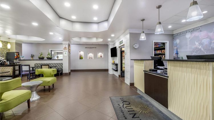 La Quinta Inn & Suites Louisville Lobby
