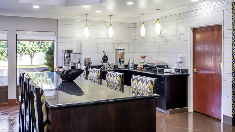 La Quinta Inn & Suites Louisville Restaurant