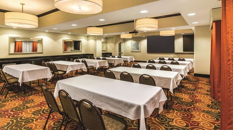 La Quinta Inn & Suites Fargo Meeting