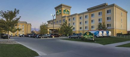 La Quinta Inn & Suites Fargo Exterior