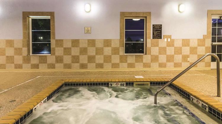La Quinta Inn & Suites Fargo Pool