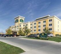 La Quinta Inn & Suites Fargo Exterior