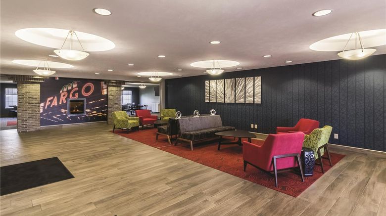 <b>La Quinta Inn & Suites Fargo Lobby</b>. Images powered by <a href="https://iceportal.shijigroup.com/" title="IcePortal" target="_blank">IcePortal</a>.