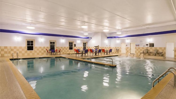 La Quinta Inn & Suites Fargo Pool