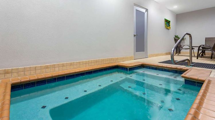 La Quinta Inn & Suites Columbus Pool