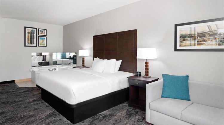 La Quinta Inn & Suites Columbus Suite