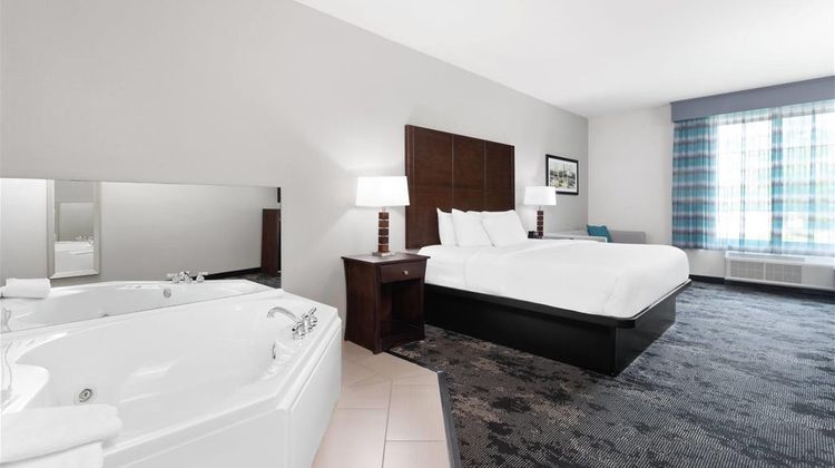 La Quinta Inn & Suites Columbus Suite