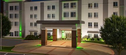 La Quinta Inn & Suites Columbus Exterior