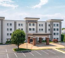 La Quinta Inn & Suites Columbus Exterior