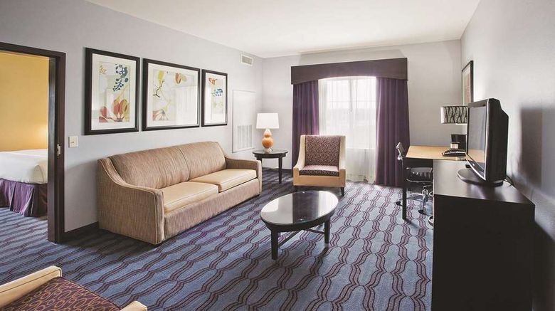 <b>La Quinta Inn & Suites Hinesville Suite</b>. Images powered by <a href="https://iceportal.shijigroup.com/" title="IcePortal" target="_blank">IcePortal</a>.