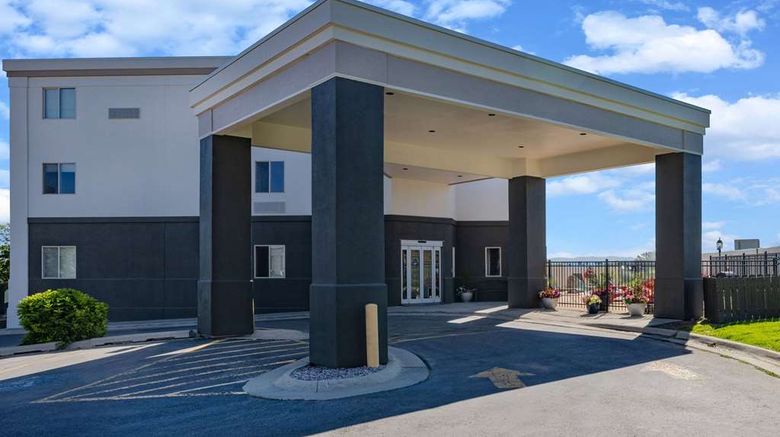 <b>La Quinta Inn & Suites Helena Exterior</b>. Images powered by <a href="https://iceportal.shijigroup.com/" title="IcePortal" target="_blank">IcePortal</a>.