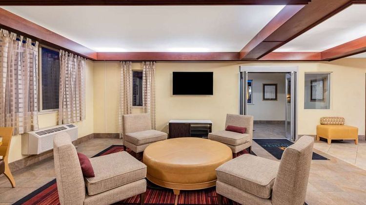 La Quinta Inn & Suites Helena Lobby