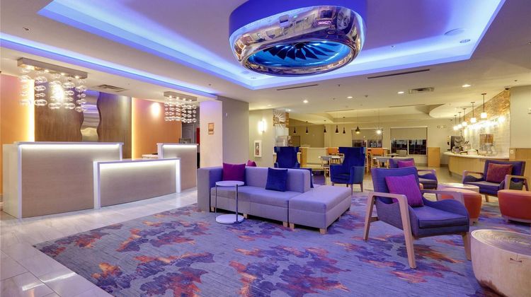 La Quinta Inn & Suites Dallas Love Field Lobby