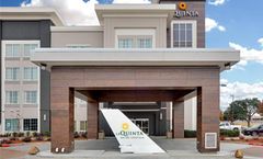 La Quinta Inn & Suites Dallas Love Field