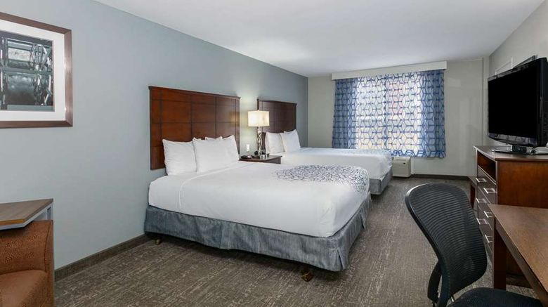 <b>La Quinta Inn & Suites Horn Lake Room</b>. Images powered by <a href="https://iceportal.shijigroup.com/" title="IcePortal" target="_blank">IcePortal</a>.