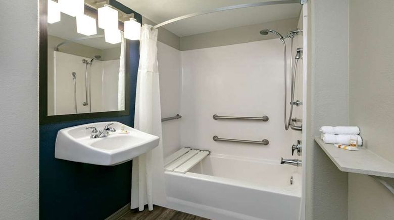 <b>La Quinta Inn & Suites Horn Lake Room</b>. Images powered by <a href="https://iceportal.shijigroup.com/" title="IcePortal" target="_blank">IcePortal</a>.