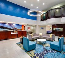 La Quinta Inn & Suites Horn Lake Lobby