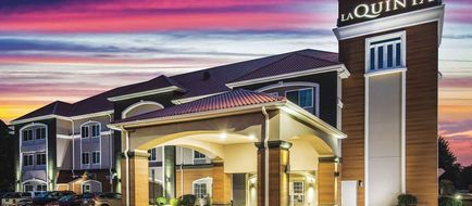 La Quinta Inn & Suites Chambersburg Exterior